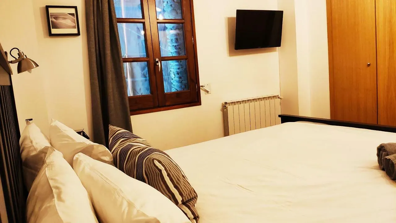 Secret Spot Hostel La Massana 2*,  Andorra