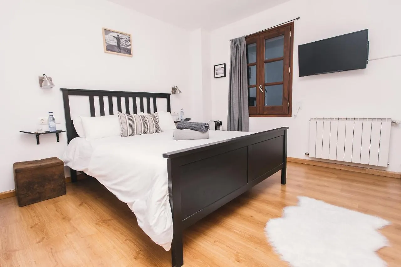 Secret Spot Hostel La Massana Guest house